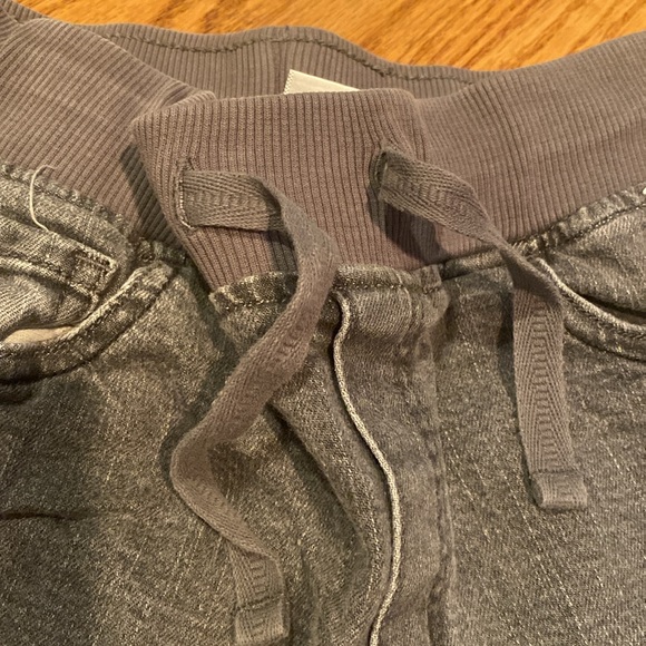 Gymboree boys gray jeans - Picture 2 of 4